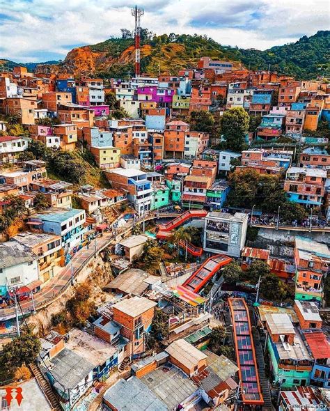 Medellin Antioquia Colombia 🇨🇴 On Instagram “¿qué Opinas De La Comuna 13 ️un Lugar Que Se