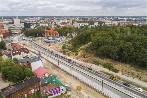 Trwa rozbudowa ulicy Kujawskiej w Bydgoszczy Powstaną schody Wzgórze