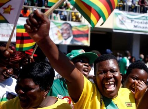 Zimbabwe Emmerson Mnangagwa Sworn In As New President Photosimages