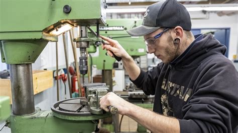 Tagesablauf Fachpraktiker in für Metallbau 66 BBiG 42r HwO planet