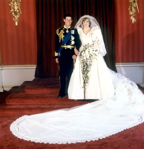 Diana de Gales y su histórico vestido de novia 40 años después Foto 3