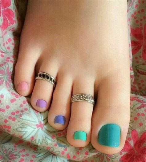 Isamel Foot And Feet Pin 57005205