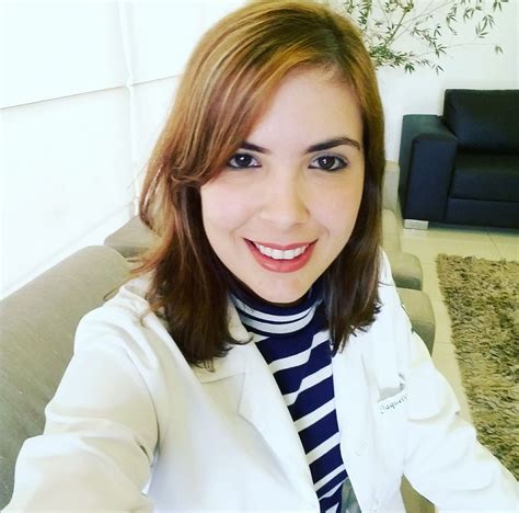 Jaqueline Fernandes Biomedicina Estética Cravinhos Sp
