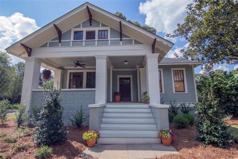 Curb Appeal Makeovers From Hgtvs Home Town Hgtv Craftsman Home