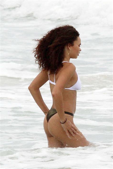 Ashley Moore Hot In Bikini On The Beach In Mexico Adds Gotceleb