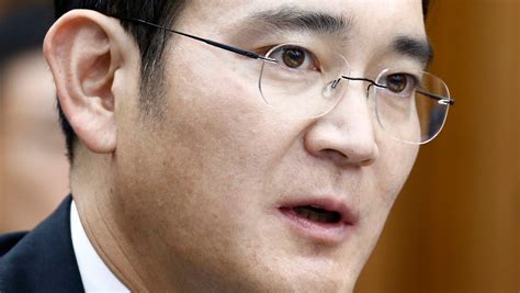 South Korea Seeks Arrest Of Samsung Heir On Bribery Charges