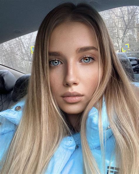 Polina Malinovskaya Bio Age Height Instagram Biography