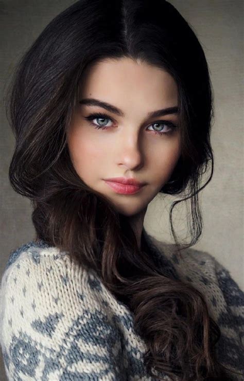 Pin By Hans Timmermans On Faces 5 Beauty Girl Beautiful Eyes Brunette Beauty