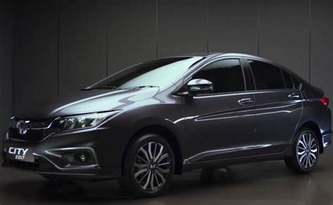 What will the new honda city 2017 have extra over the old model? Maruti Suzuki Ciaz Vs Honda City 2017: Price in India ...