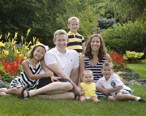 Take inspiration from these planting options. Outdoor Family Portraits at Smith Garden in Oakwood Ohio