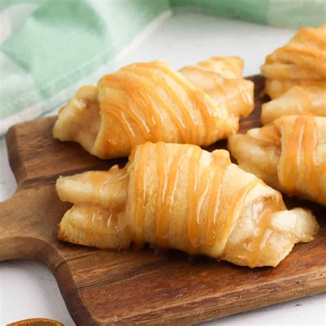 apple pie crescent rolls easy 3 ingredient recipe