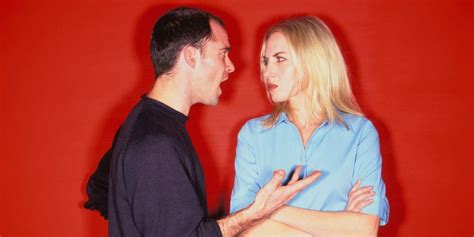 9 key tips for dating a narcissist and how to know when to leave the relationship
