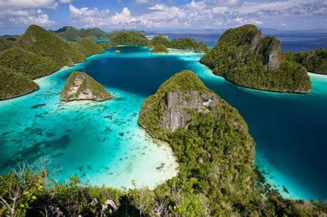Pantai Raja Ampat Di Papua Tempat Wisata Nusantara