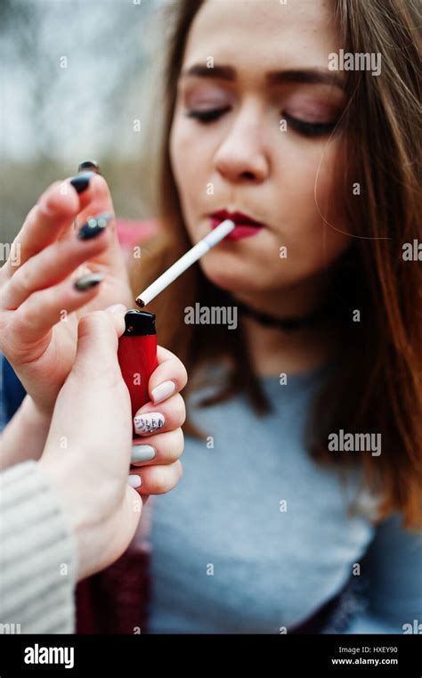 Smoking Girl Hi Res Stock Photography And Images Alamy