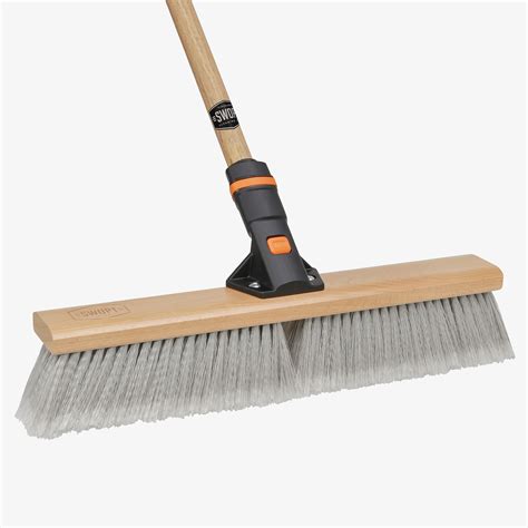 18 In Smooth Surface Push Broom W60 Wooden Handle Combo Swopt