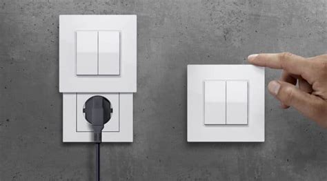 Steckdosen und lichtschalter schalter und steckdosen treppenhaus beleuchtung lichtkonzept elektroinstallation haus intelligente haustechnik hausautomation dekorative lampen lichtdesign. Die Versteckdose: Hue-Schalter und Steckdose in einem ...