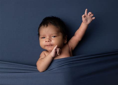 newborn photo posing photography by l rose