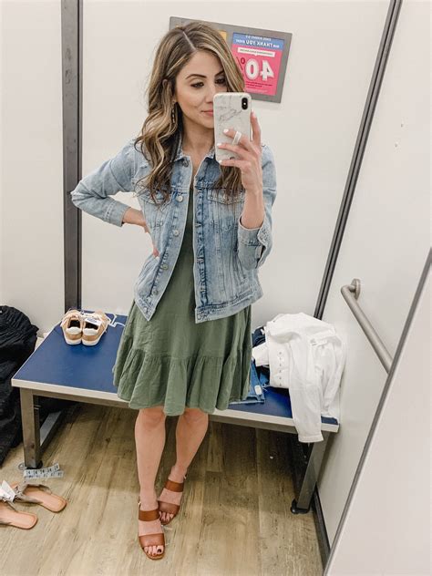connecticut life and style blogger lauren mcbride shares a march old navy try on featuring