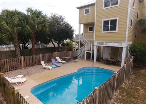 Isle Of Palms Beach House Rentals Pet Friendly / 4 Bedroom House Rental