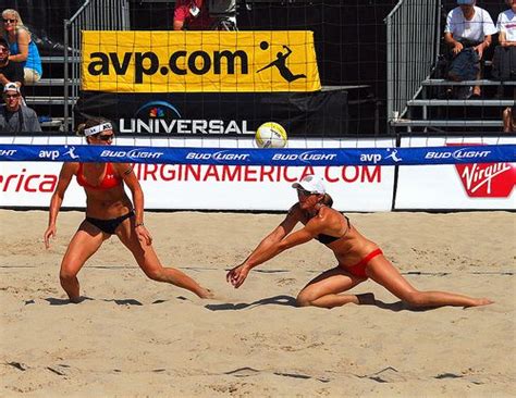 How To Play Beach Volleyball Competitively Volleyball Players Beach