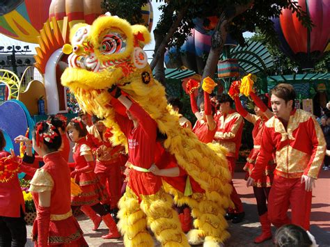 Traditional games heritage essence, history, why it is founded eg. Chinees nieuwjaar in Hongkong: 8x het jaar van de haan ...