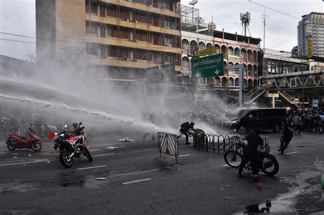 Thai Police Fire Rubber Bullets Tear Gas At Bangkok Protest Gma News