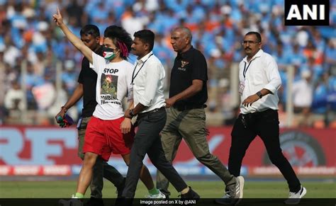man who invaded pitch during world cup final sent to 1 day police custody
