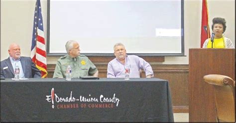 County Officials Chamber President Join Mayor For Fifth Town Hall El