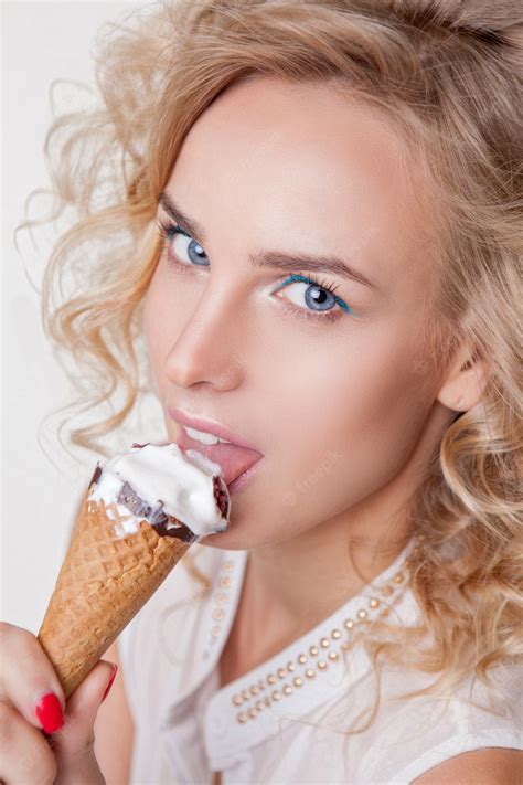 Premium Photo Close Up Women Eating Ice Cream Isolated On White