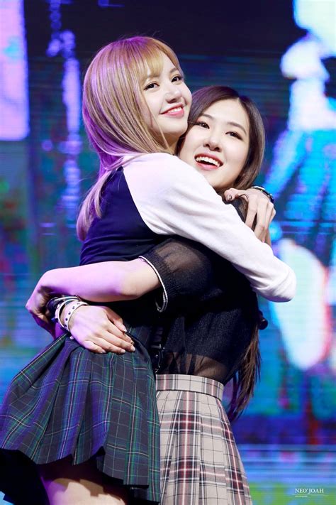 17 Times Blackpink Hugged And Stole Our Hearts With Their Friendship