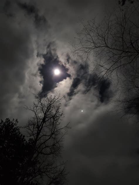 The Moon On A Windy Night This Week In The South East Us Low Clouds