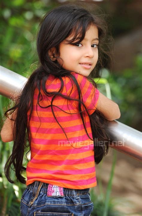 Deiva Thirumagan Sara Cute Photos Stills Nanna Child Aritist New