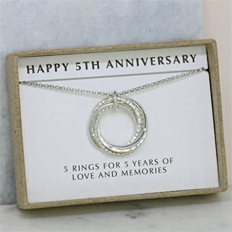 The eternity rose is the perfect way to celebrate any event, whether it be an anniversary gift for your wife, or a beautiful christmas gift for her. Amazon.com: 5th anniversary gift, 5 year anniversary ...