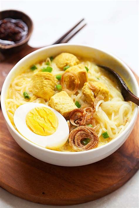 Find and share everyday cooking inspiration on allrecipes. Soto Ayam - Malaysian-Indonesian Chicken Soup - Rasa Malaysia in 2020 (With images) | Vegan soup ...