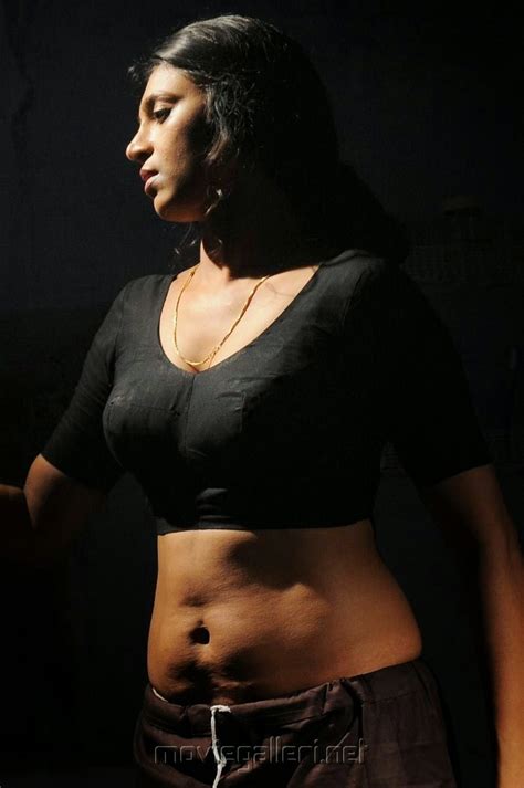 Actress Kasthuri Hot Saree Navel Show Pics Cinehub