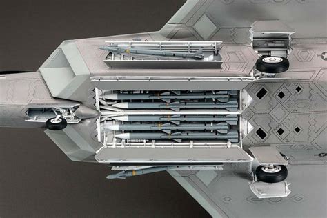 Why Is The F 22 Weapons Bay So Small Quora
