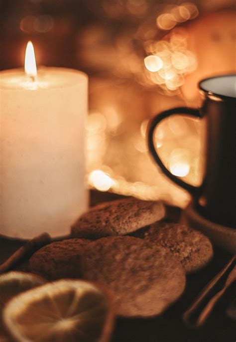 Cozy Atmosphere In 2020 With Images Cozy Candles Candle Aesthetic