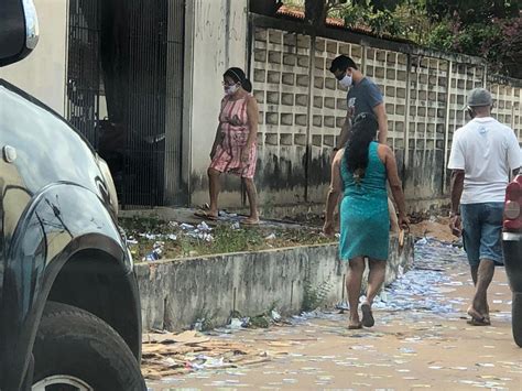 Santinhos De Candidatos Aumentam A Sujeira Nas Ruas Durante Eleições Em São Luís Eleições