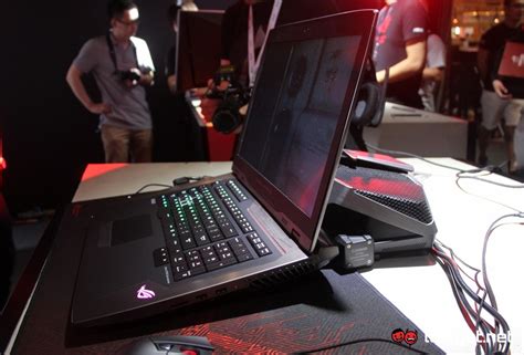 Computex 2016 Asus Rog Gx800 Liquid Cooled Gaming Laptop Offers Two