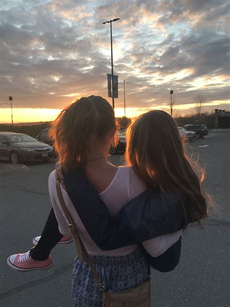 pin by katie on fotos para hacer con una amiga cute lesbian couples girls in love girlfriend