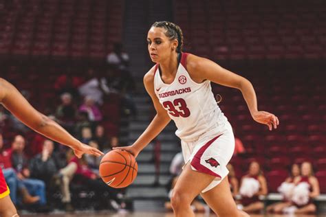 The dynamic, impetuous, rambunctious chelsea dungee takes gleeful advantage of the freedom. Chelsea Dungee (Cherokee) led the way for the Arkansas with 26 points in 97-63 Win over ...