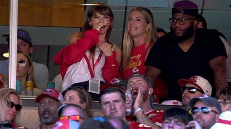 Taylor Swift Supports Travis Kelce At Chiefs Game And Sits With His Mom