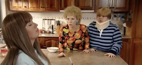 Cult Classic Kath And Kim Returns For 20th Anniversary Special