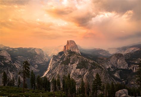I Was Lucky To Witness An Incredible Cloud Show Over Half Dome At