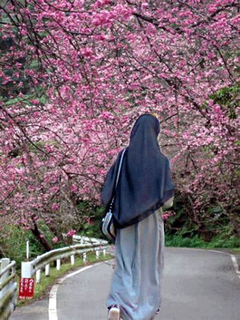 The email you just opened, or link you just clicked, was not sent by feedblitz. Paling Keren 27+ Gambar Bunga Dan Wanita Muslimah - Gambar Bunga Indah