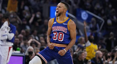 Stephen Curry Catches Fire Leads Warriors Past Clippers With 45 Points