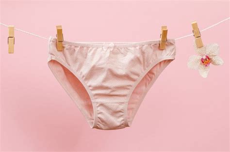 4 Cara Memilih Celana Dalam Yang Aman Untuk Kesehatan Organ Intim