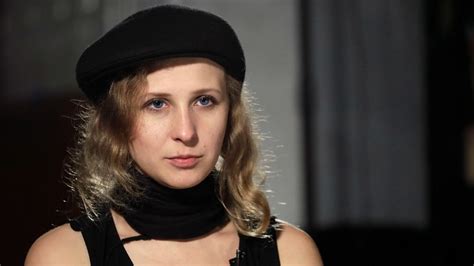 Maria Alyokhina Pussy Riot Member Disguises Herself As Food Courier To