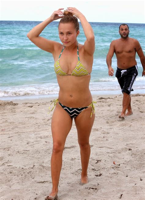 Hayden Panettiere Showing Off Her Bikini Body On Miami Beach