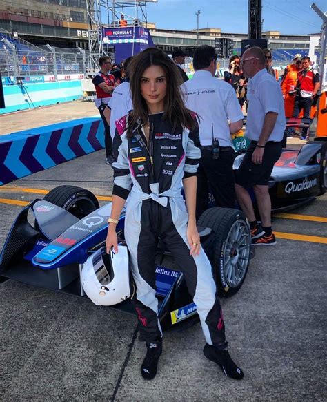 Marca Motorsport Emily Ratajkowski Gets Hooked On Formula E Foto 3
